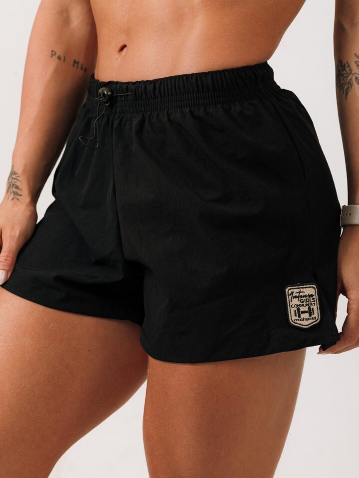 Short Action Preto